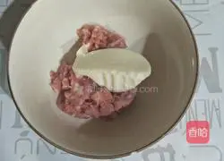 Illustration of how to make steamed egg, minced meat and tofu 1