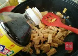 Illustration of how to make spicy bean curd and fried meat 9