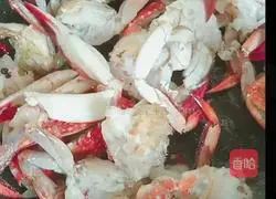 Illustration of how to make fried crab with rice cake 7