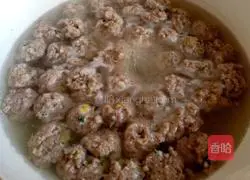 Illustration of how to make Qingbo meatballs 11