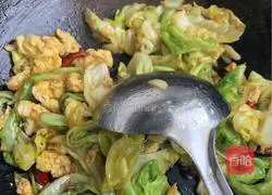 Illustration of how to make fried cabbage with eggs 15