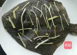 Illustration of how to make turbot with chopped pepper 5