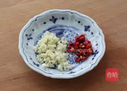 Illustration of how to make cashew and celery 5