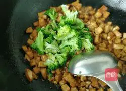 Illustration of how to make fried pasta 11