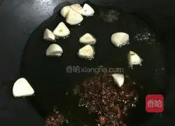 Illustration of how to make dry pot potato slices 5