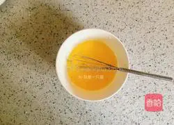 Illustration of how to make egg custard tender and smooth and no longer pockmarked 3