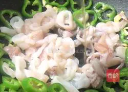 Illustration of Laoganma's method of firing squid 5