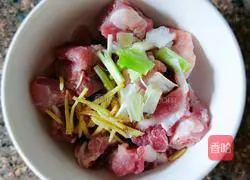 Illustration of how to make steamed pork ribs 1