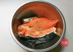 Illustration of how to make pepper salmon bones 5