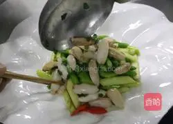 Illustration of how to make seasonal herbs, crab claws and asparagus 3