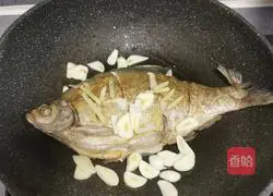 Illustration of braised Wuchang fish 9
