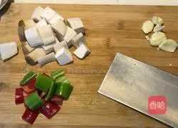 Illustration of how to make stir-fried beef cubes with mushrooms 1