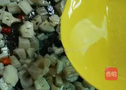 Illustration of how to make sweet and sour lotus root 6