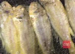  Illustration of how to make fried yellow croaker with pickled vegetables 5