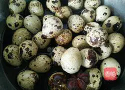 Illustration of how to make spiced quail eggs 6