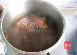 Illustration of how to make sauce elbow 11