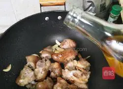 Illustration of braised pig's feet with soybeans 12