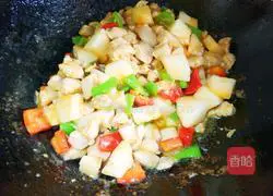 Illustration of how to make stir-fried diced chicken with honeydew melon 9
