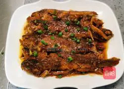 Illustration of how to make fish-flavored yellow croaker 13