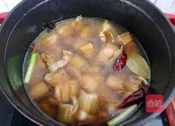 Braised Pork Illustration of how to make stewed potatoes 18