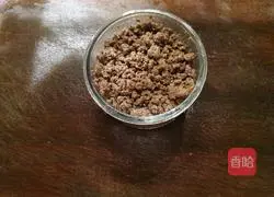 Illustration of how to make minced beef without chewing 3
