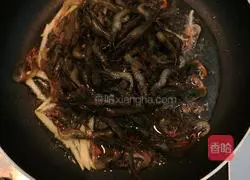 Illustration of how to make fried river shrimp 3