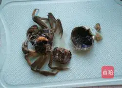 Illustration of how to braised crabs with rice wine 2