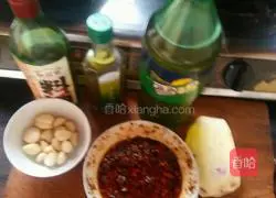 Illustration of how to make spicy and sour potato shreds 1