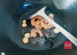 Illustration of how to make fried broccoli with shrimp balls 9