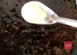 Illustration of how to make shredded pork in Beijing sauce 8