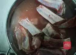 Illustration of how to make gold medal garlic bones 1