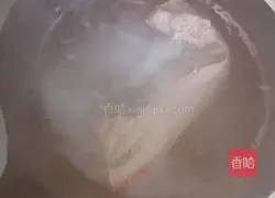 Illustration of how to make pork belly and mushrooms in pot 1