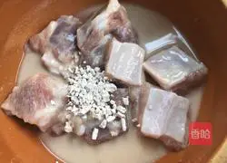 A must-order cup of Cantonese-style morning tea, illustration of how to make steamed garlic pork ribs 6