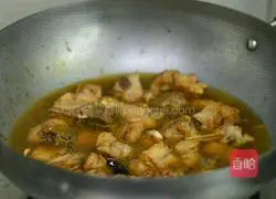 Illustration of how to make potato stewed pork ribs 6