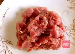 Illustration of how to make oily meat and potato slices 1