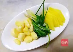 Illustration of how to make fried pork skin with double peppers 2