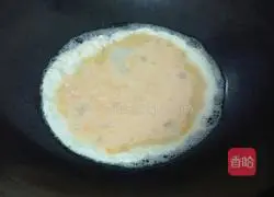 Illustration of how to make fried eggs with chives 3