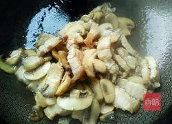 Illustration of how to make fried meat with mushrooms 10