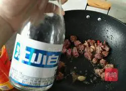 Illustration of Braised Beef Stewed with Potatoes 4