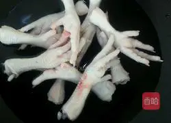 Illustration of braised chicken feet 1