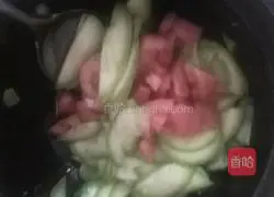 Illustration of how to make scrambled eggs with zucchini 10