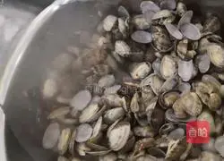 Illustration of how to make spicy fried clams 6