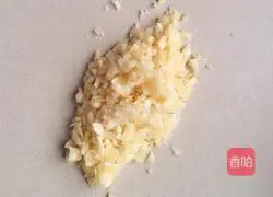 Illustration of how to make finger-licking garlic vermicelli with open-back shrimp 7
