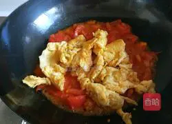 Illustration of how to make scrambled eggs with tomatoes 8