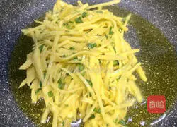 Inexhaustible egg and potato shredded pancakes Practice illustration 7