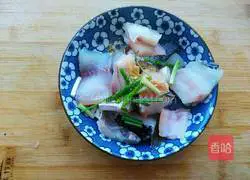 Illustration of how to cook fish cubes 4