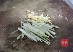 Illustration of how to make pan-fried small yellow croaker 3