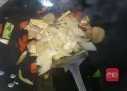 Illustration of how to make stir-fried pork belly with white radish and fragrant radish 9