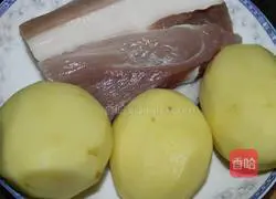 Braised Illustration of how to make meat stewed with potatoes 1