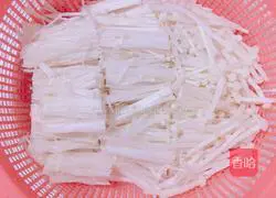 Illustration of how to make fried beef with enoki mushrooms 4